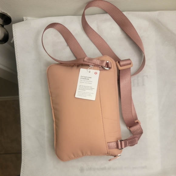 lululemon athletica Bags Nwt Lululemon Curved Lines Crossbody Bag